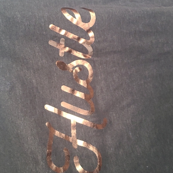 BRAND NEW SWEATSHIRT! - Picture 2 of 8